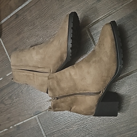 Booties - Picture 4 of 4